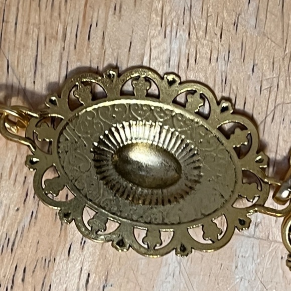 Gold “Look” Metal Chained Belt - Picture 4 of 5